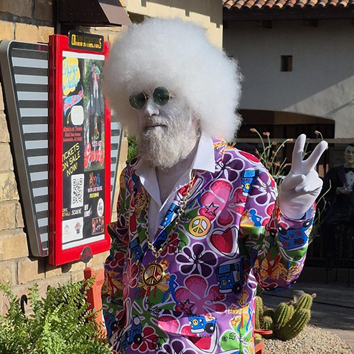 Hippie Living Statue
